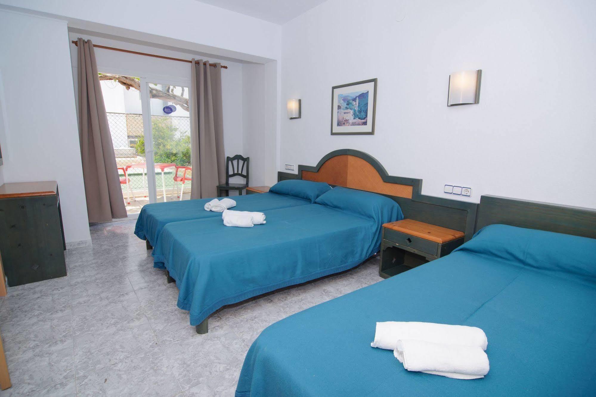 Hostal Rosalia Sant Antoni de Portmany Exterior foto